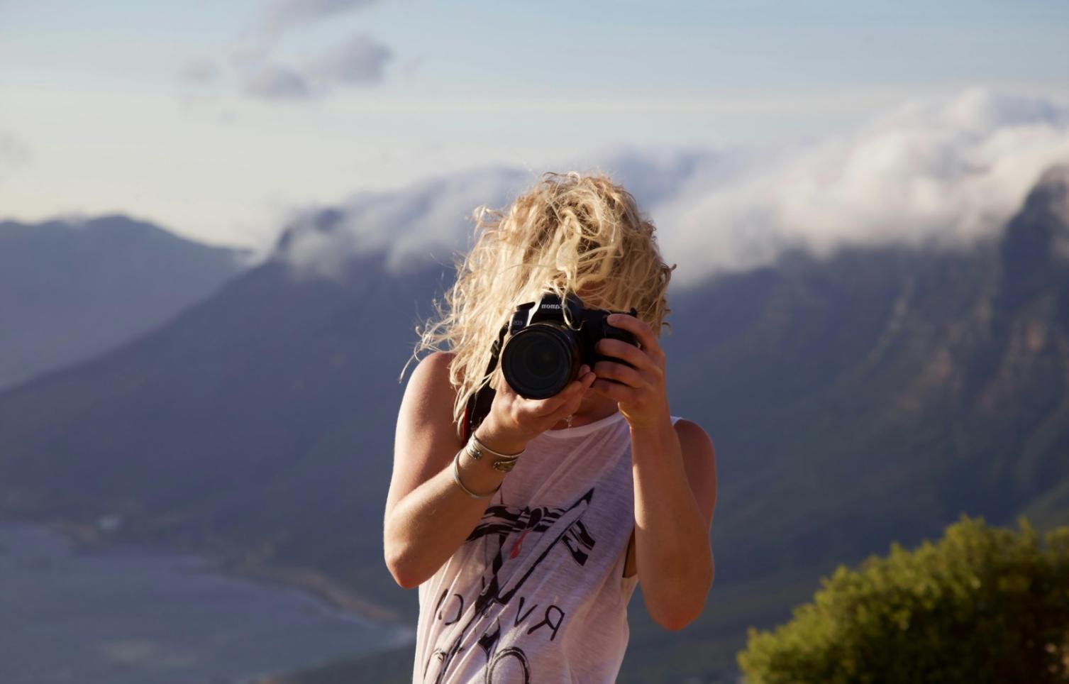 Estudiante de Skillixo capturando momento deportivo decisivo